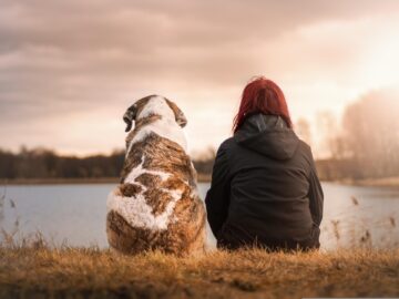 New research shows that having a dog or cat might protect memory and thinking skills as we age. Discover how pets support brain health.